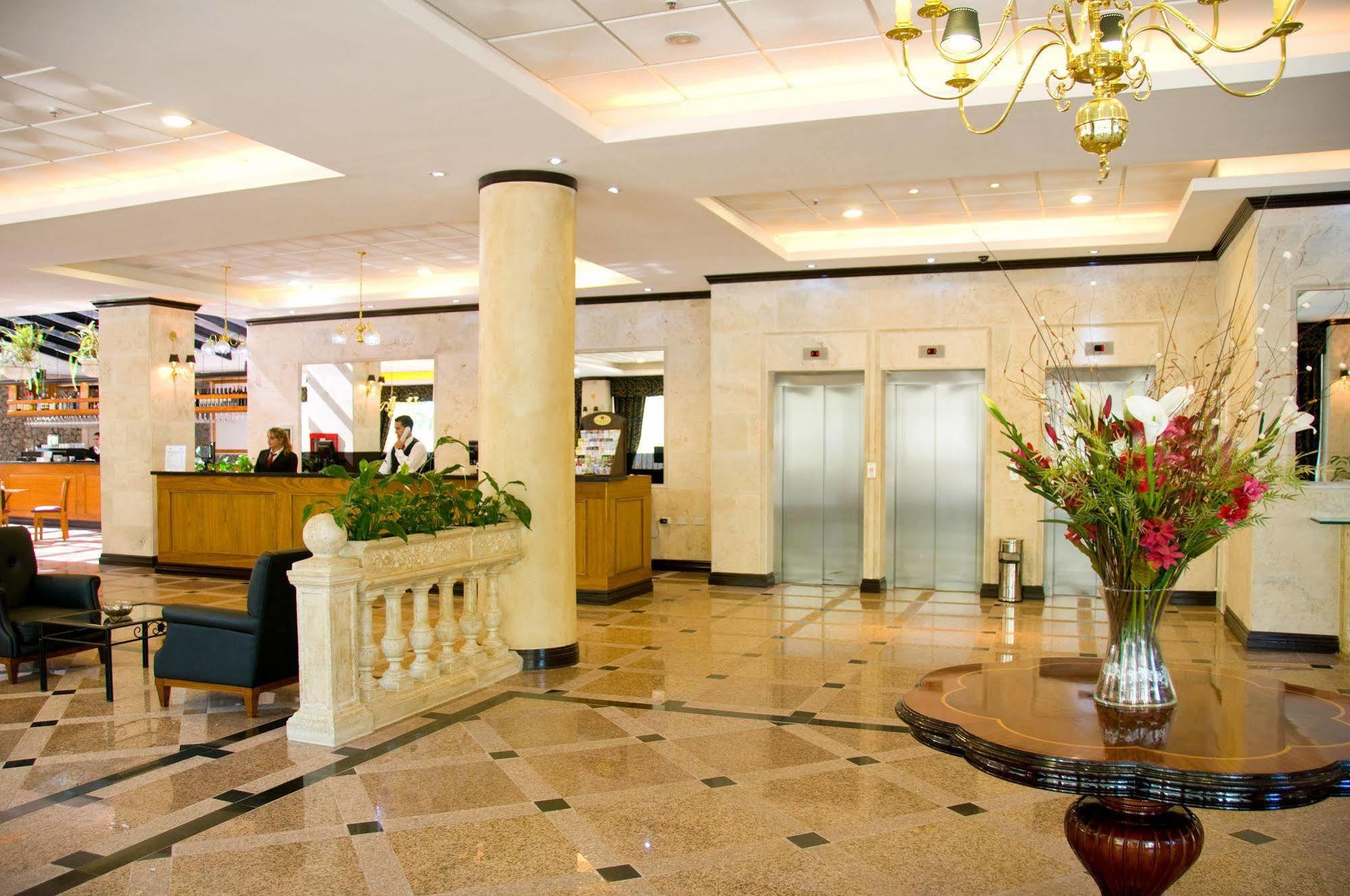 Ramada By Wyndham Buenos Aires 호텔 Vicente López 외부 사진