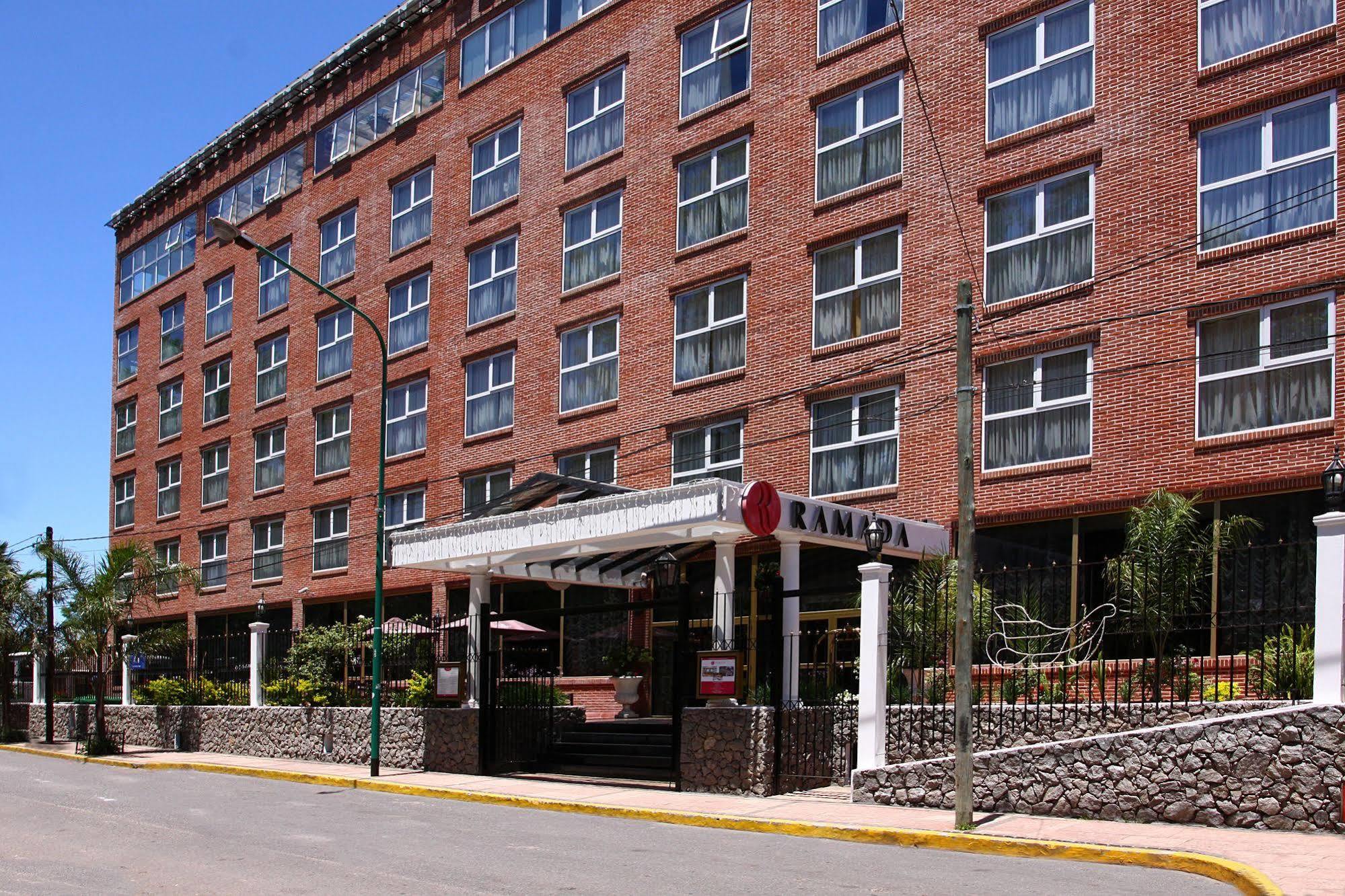 Ramada By Wyndham Buenos Aires 호텔 Vicente López 외부 사진